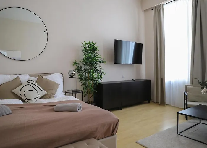 Spacious Apartment, 3 Min To U6 Alserstrasse