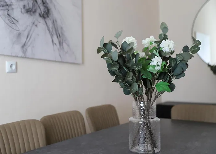 Spacious Apartment, 3 Min To U6 Alserstrasse * Wien