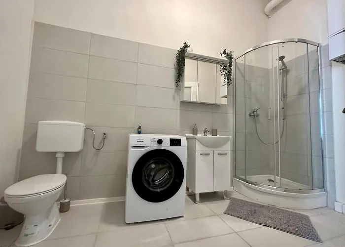 Spacious Apartment, 3 Min To U6 Alserstrasse