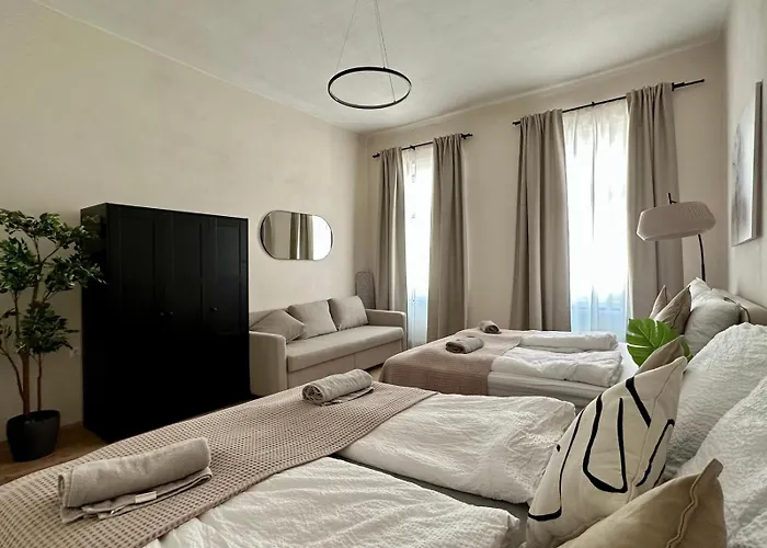 Spacious Apartment, 3 Min To U6 Alserstrasse * Wien