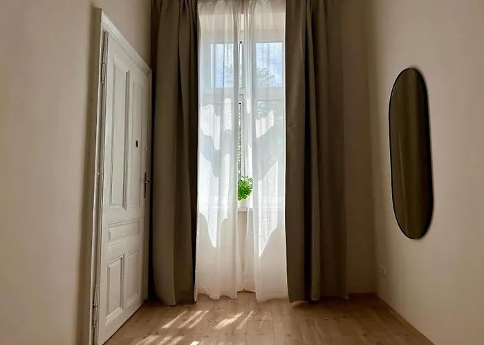Apartment Spacious Apartment, 3 Min To U6 Alserstrasse Wien