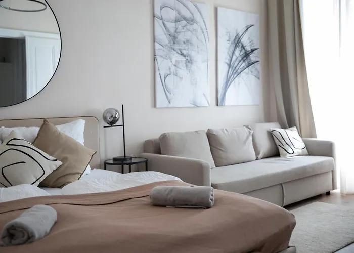 Spacious Apartment, 3 Min To U6 Alserstrasse Apartment *