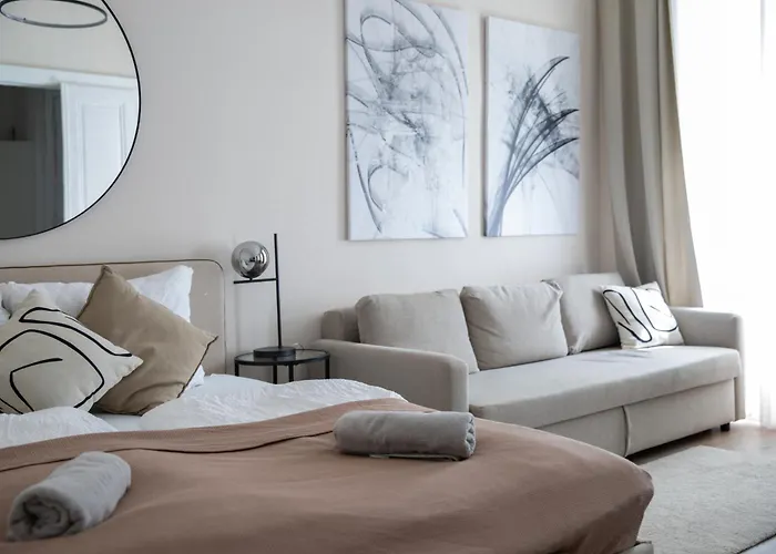 Spacious Apartment, 3 Min To U6 Alserstrasse *