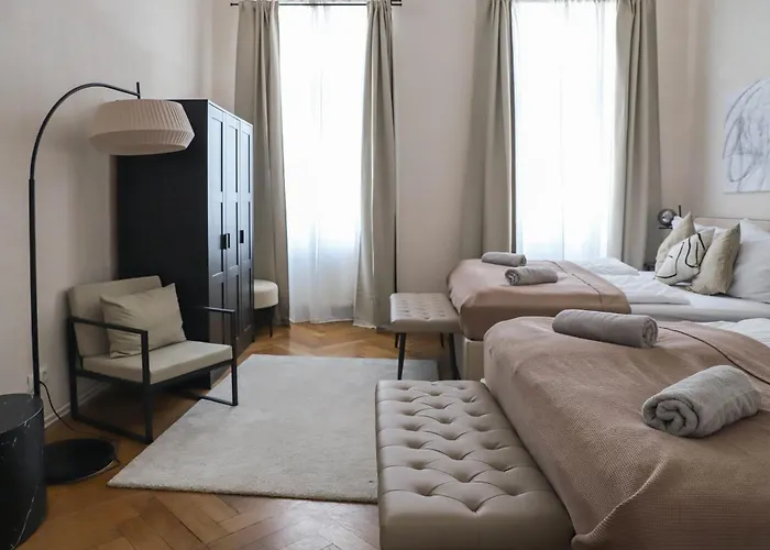 Spacious Apartment, 3 Min To U6 Alserstrasse Wien