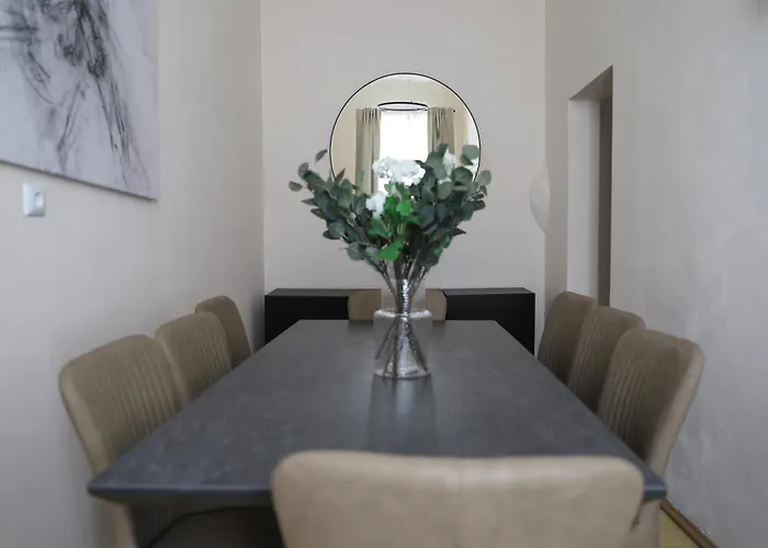 Apartment Spacious Apartment, 3 Min To U6 Alserstrasse Wien