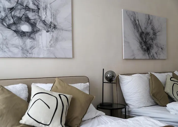 Spacious Apartment, 3 Min To U6 Alserstrasse Apartment