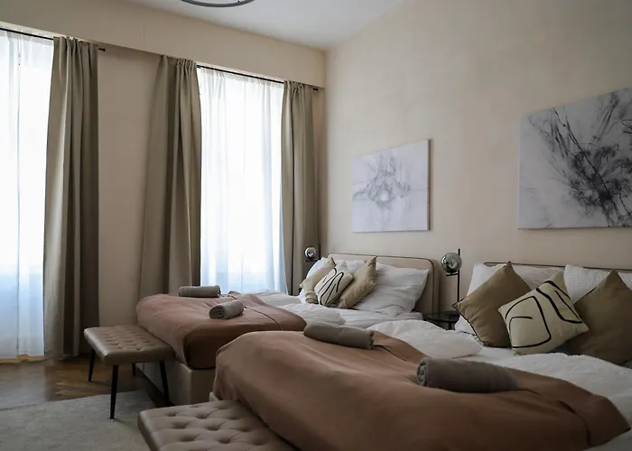 Spacious Apartment, 3 Min To U6 Alserstrasse Apartment *